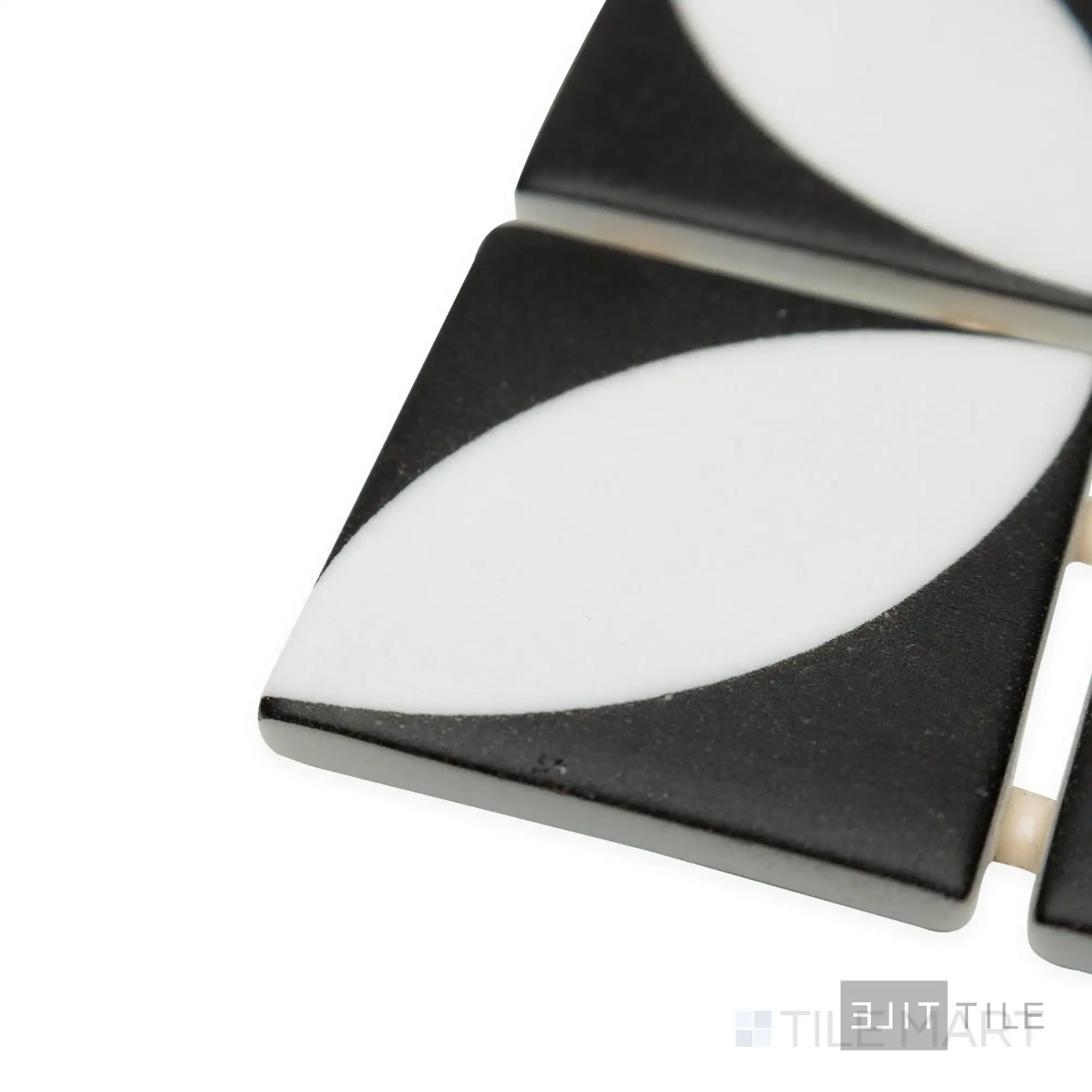 Icon Penta Azalea 2X2 Black Matte - Image 3