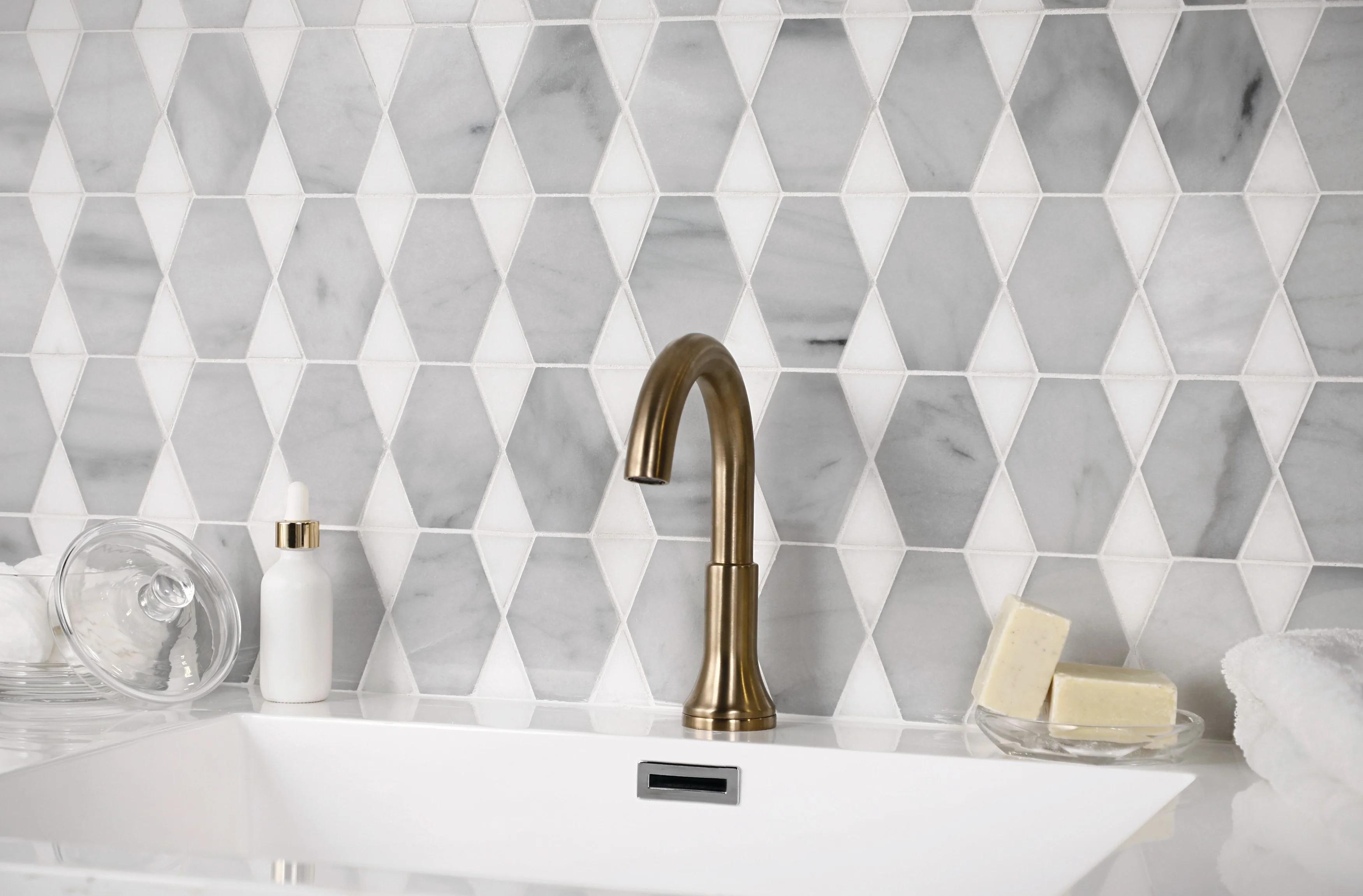 Perfit Mosaix Natural Stone Mosaic 18X12 Saran White & Thassos Polished - Image 2