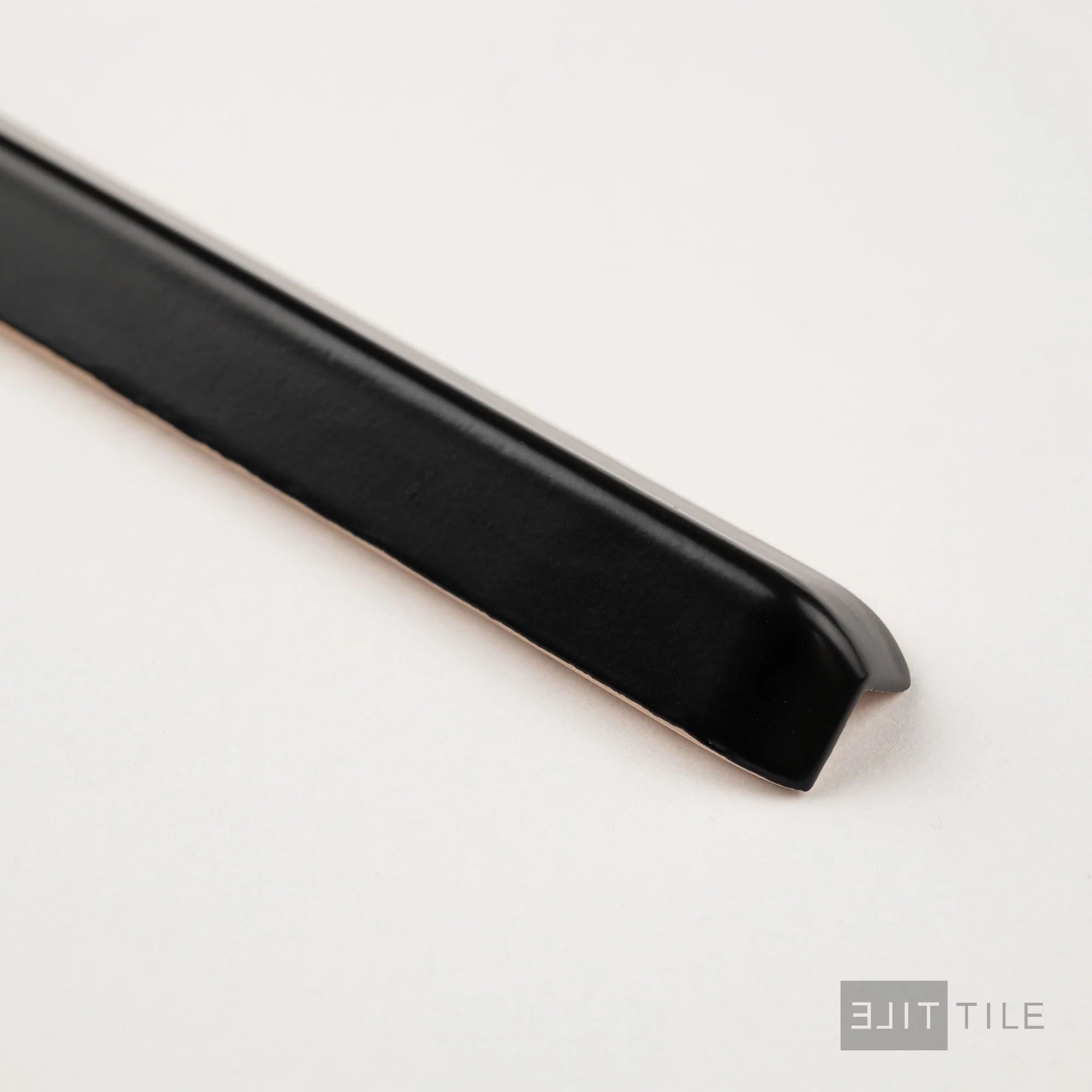 Sanitary Cove Base Outside Corner 1X6 Black Matte - Image 2