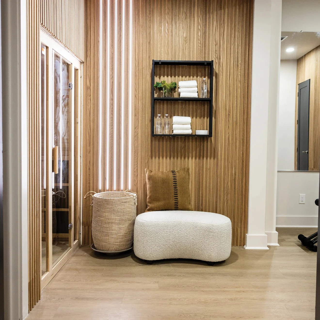 Shorewood Oak 9X60 Luxury Vinyl Plank - Image 5